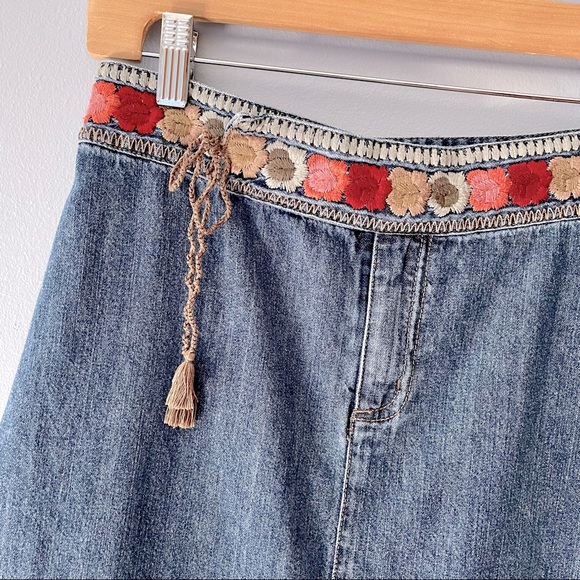 DKNY Jeans Denim Embroidered A-Line Skirt - Picture 2 of 9